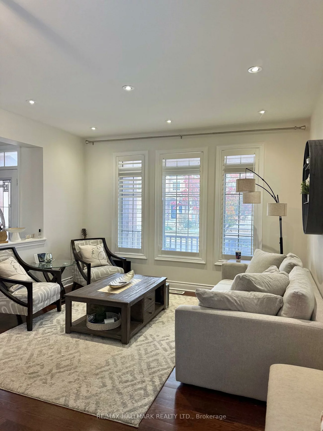 220, Tonner, Bayview Northeast, Aurora