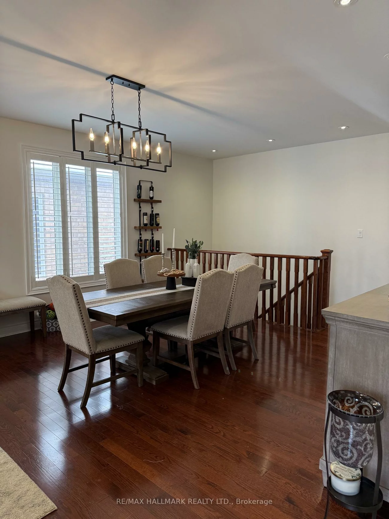 220, Tonner, Bayview Northeast, Aurora