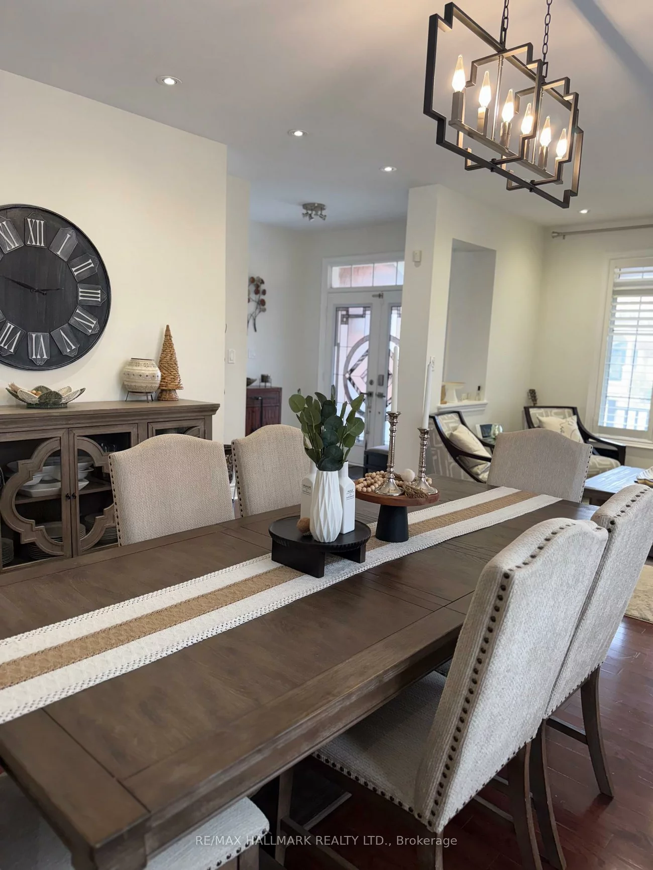 220, Tonner, Bayview Northeast, Aurora