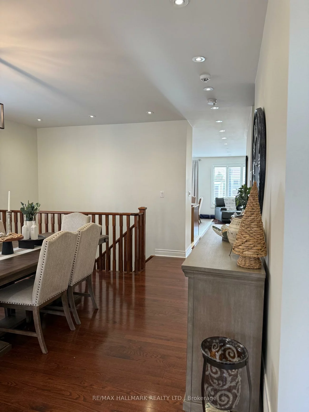 220, Tonner, Bayview Northeast, Aurora