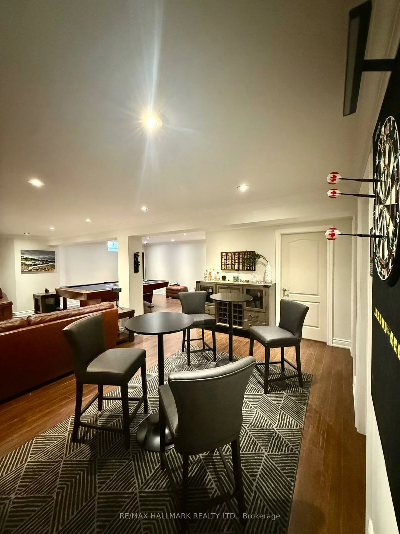 220, Tonner, Bayview Northeast, Aurora