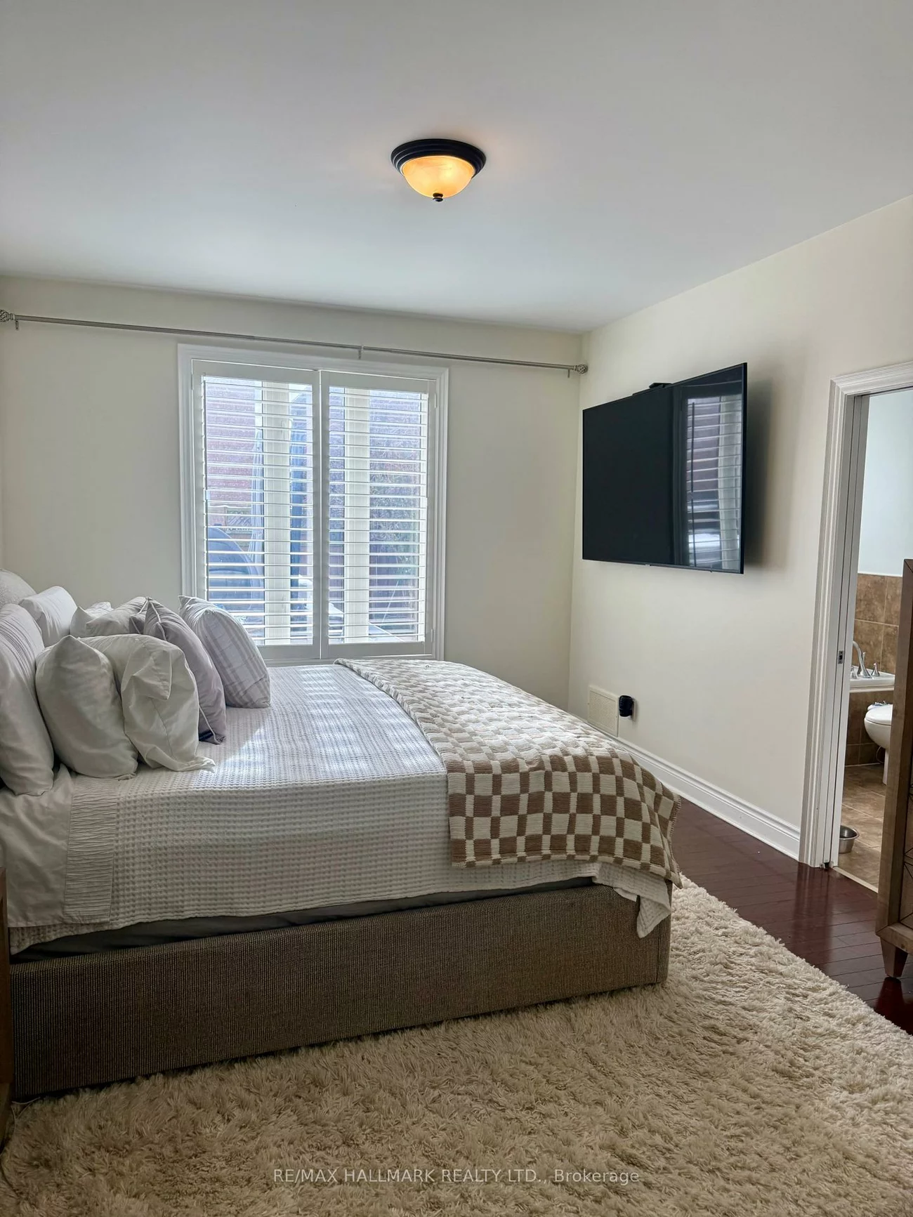 220, Tonner, Bayview Northeast, Aurora