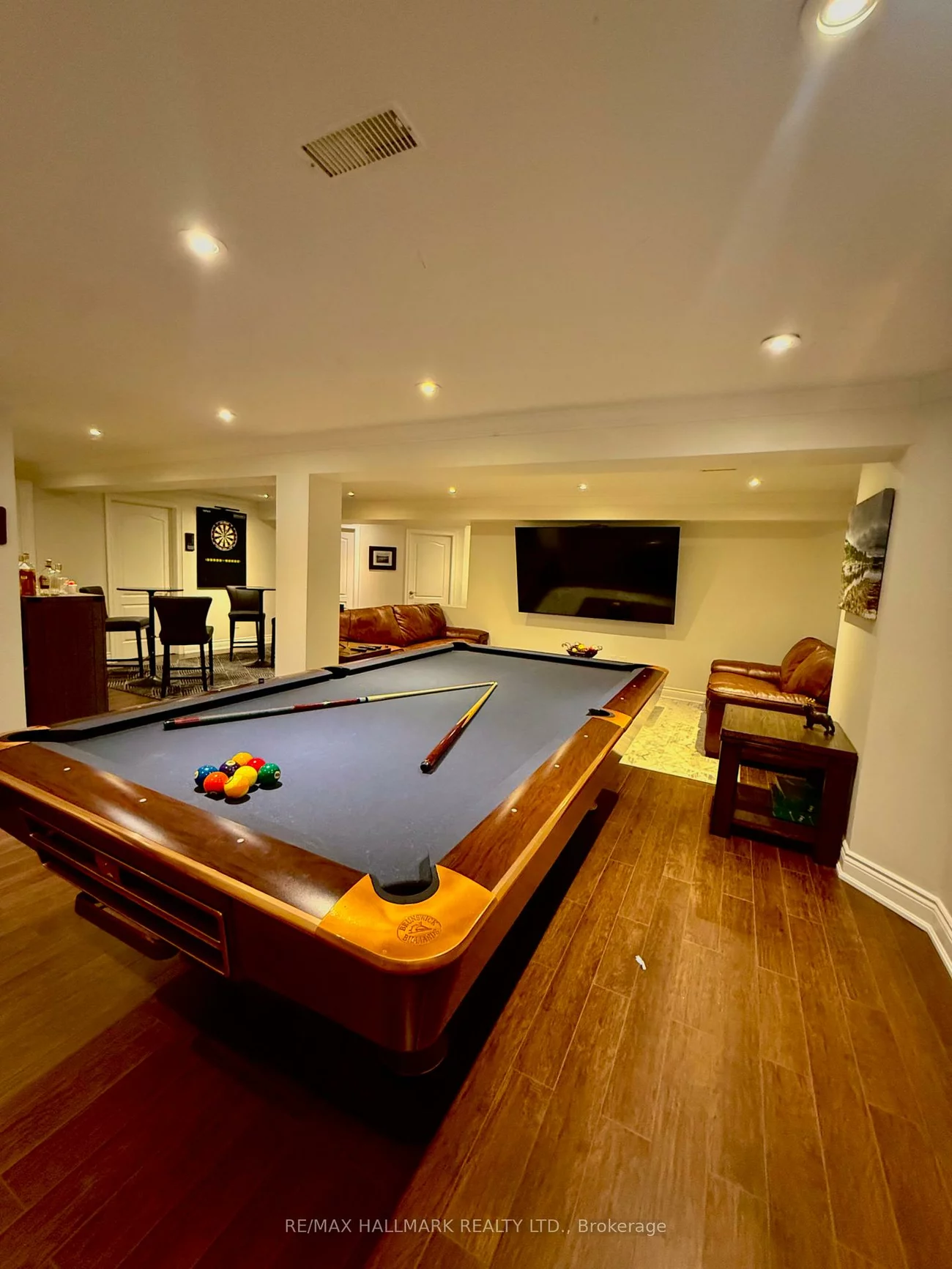 220, Tonner, Bayview Northeast, Aurora