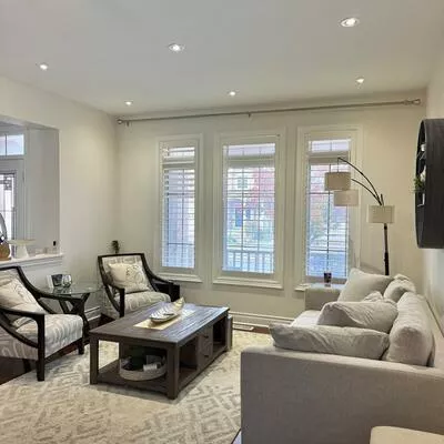 220, Tonner, Bayview Northeast, Aurora