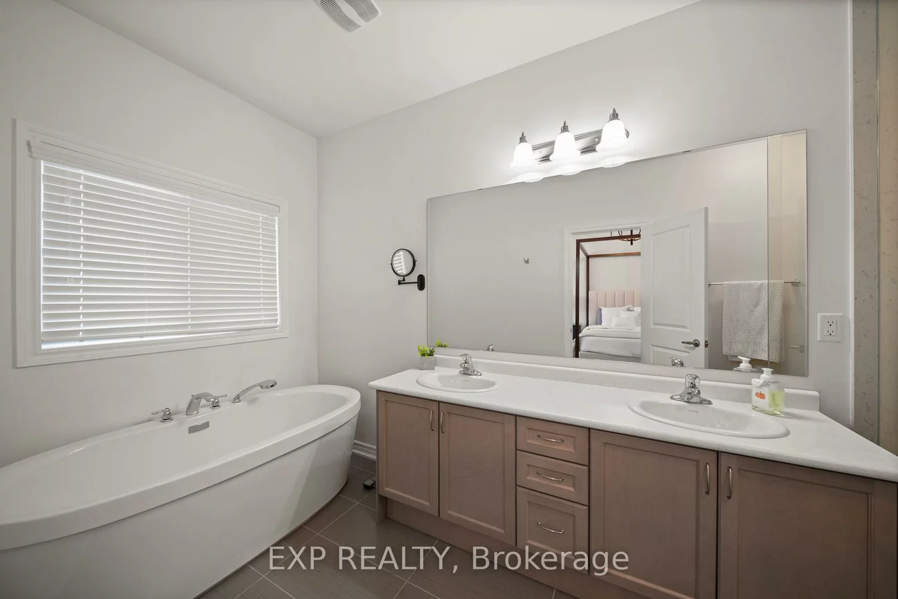 82, Gower, Rural Aurora, Aurora