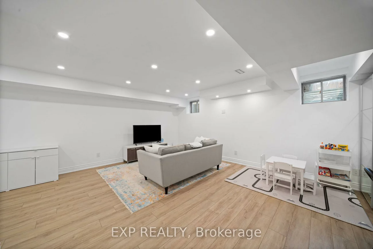 82, Gower, Rural Aurora, Aurora