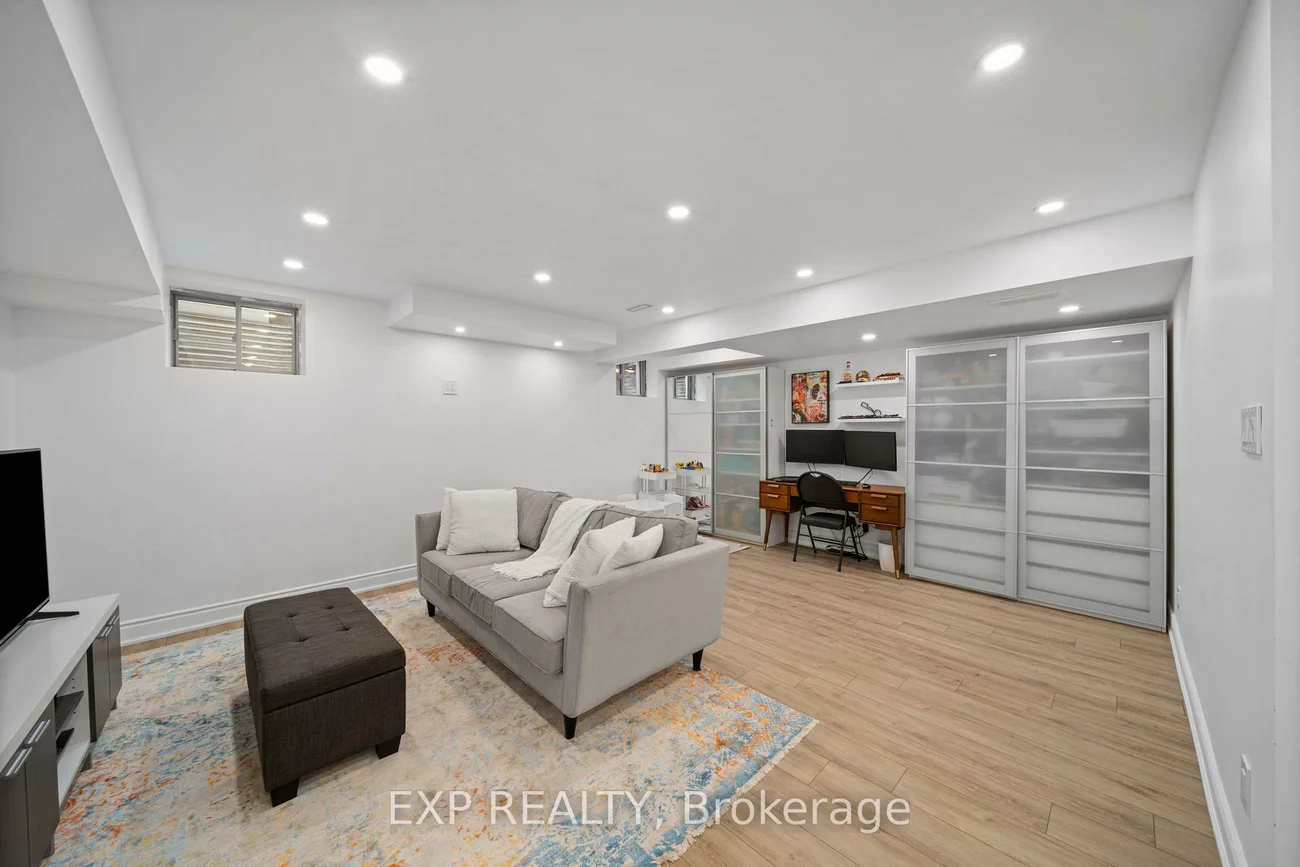 82, Gower, Rural Aurora, Aurora