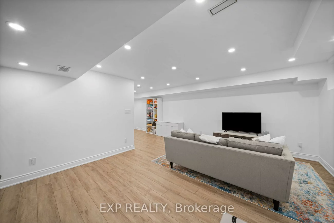 82, Gower, Rural Aurora, Aurora