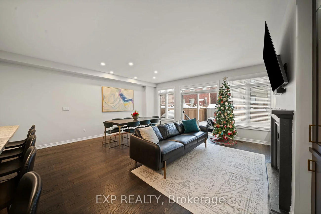 82, Gower, Rural Aurora, Aurora