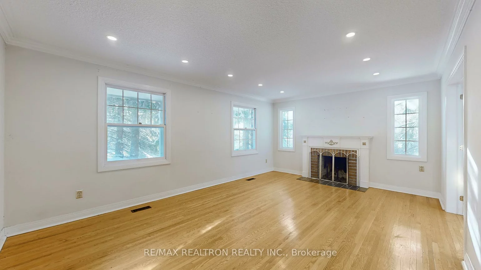 8, Blue Grass, Aurora Estates, Aurora