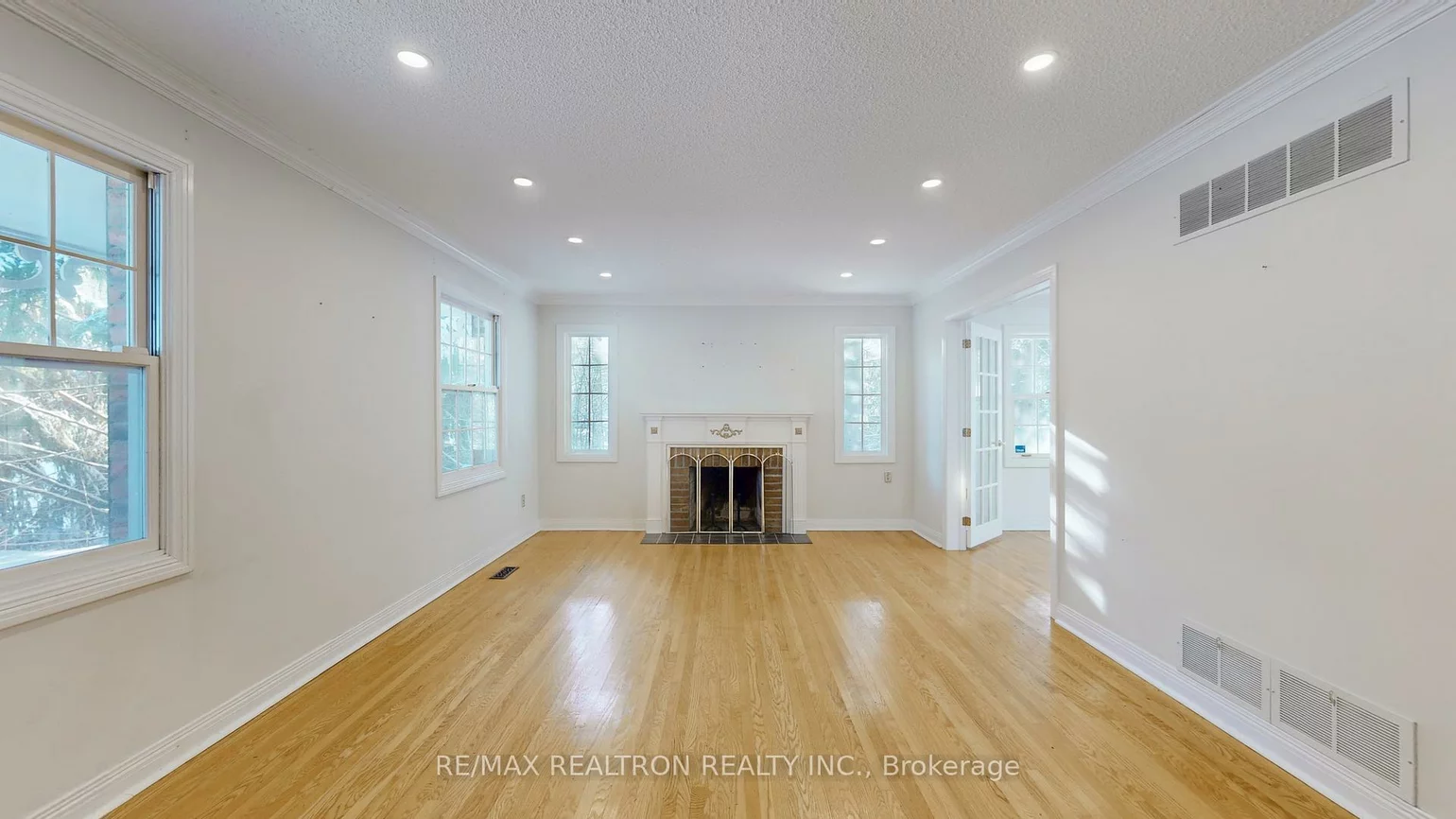 8, Blue Grass, Aurora Estates, Aurora