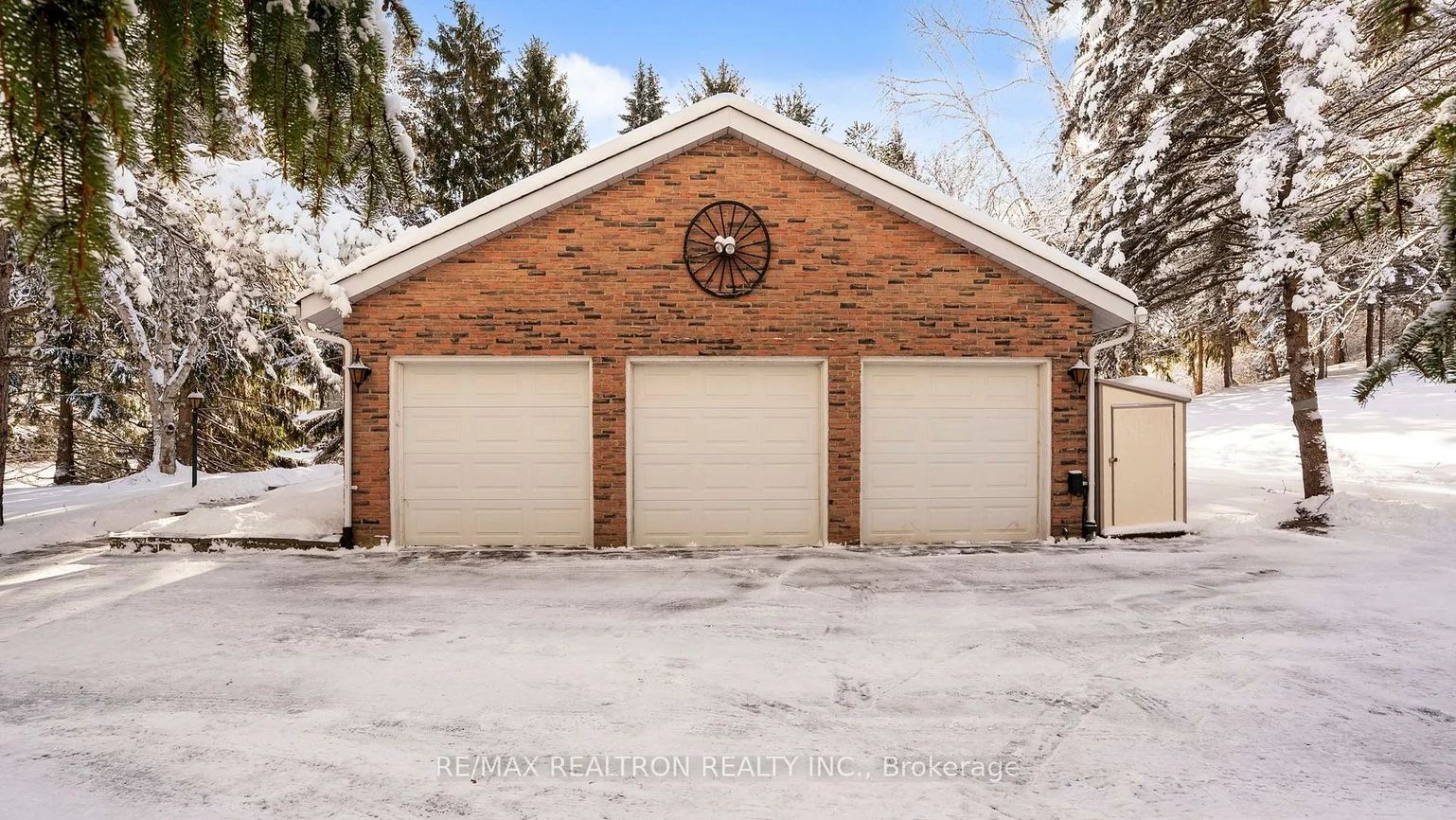 8, Blue Grass, Aurora Estates, Aurora