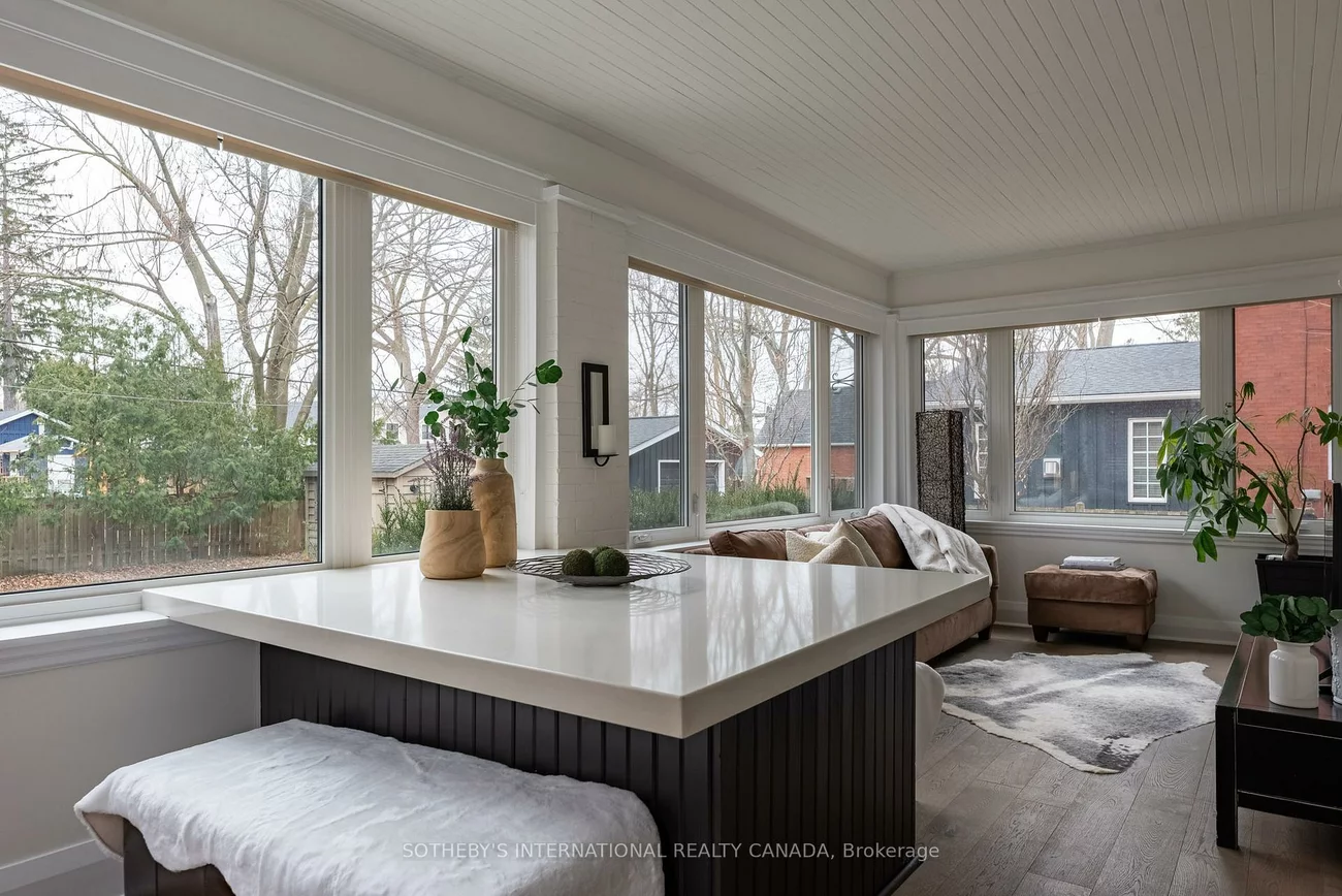 77, Catherine, Aurora Village, Aurora