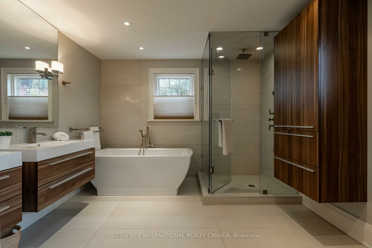 77, Catherine, Aurora Village, Aurora