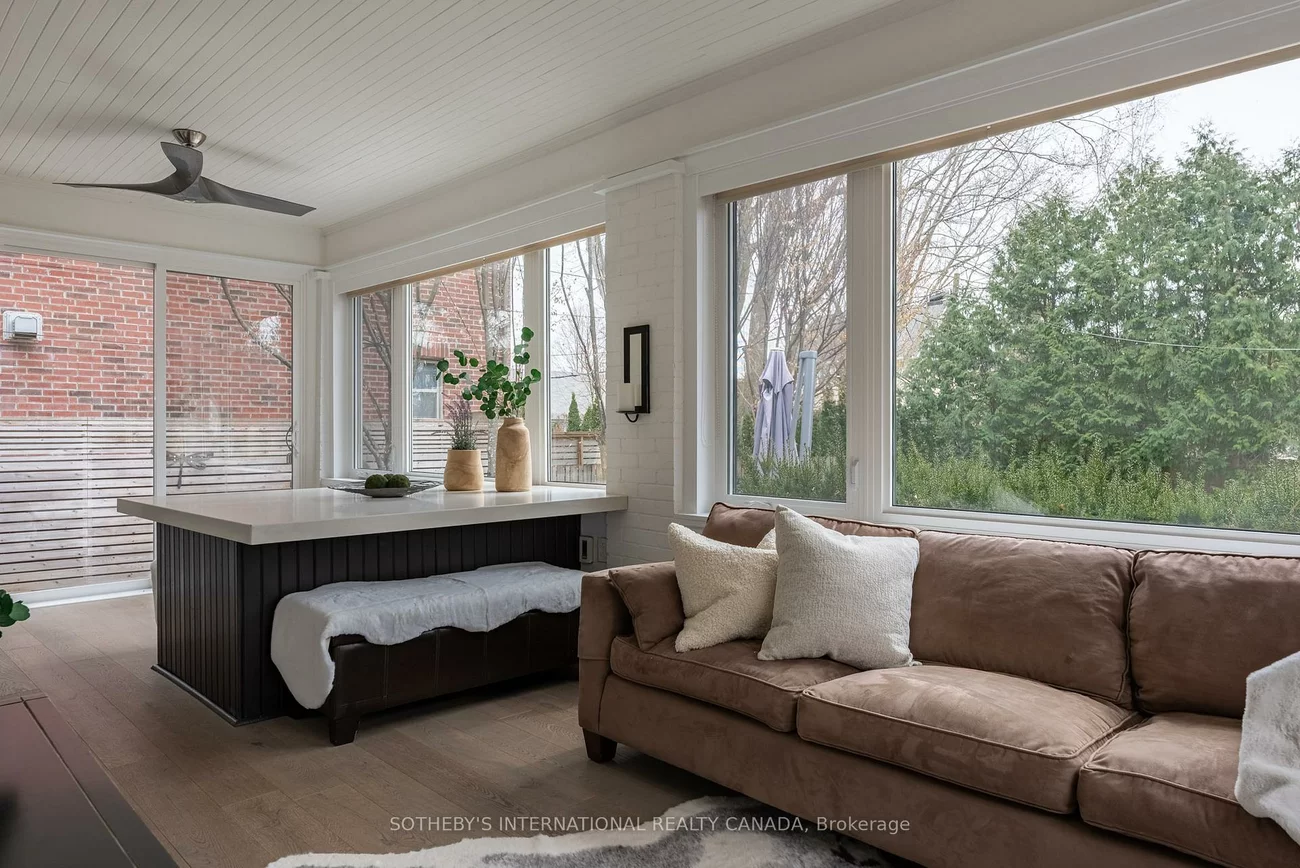 77, Catherine, Aurora Village, Aurora