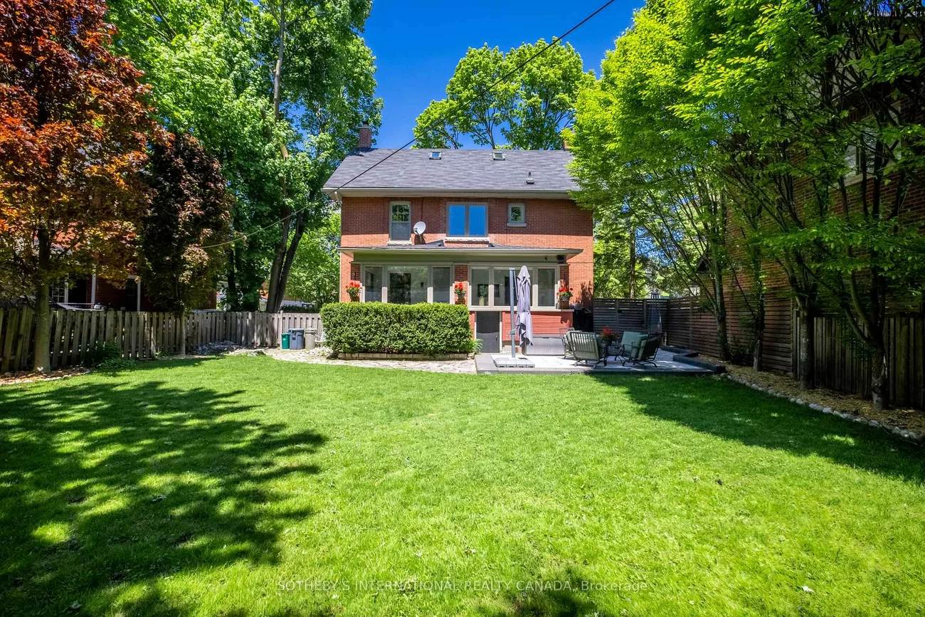 77, Catherine, Aurora Village, Aurora