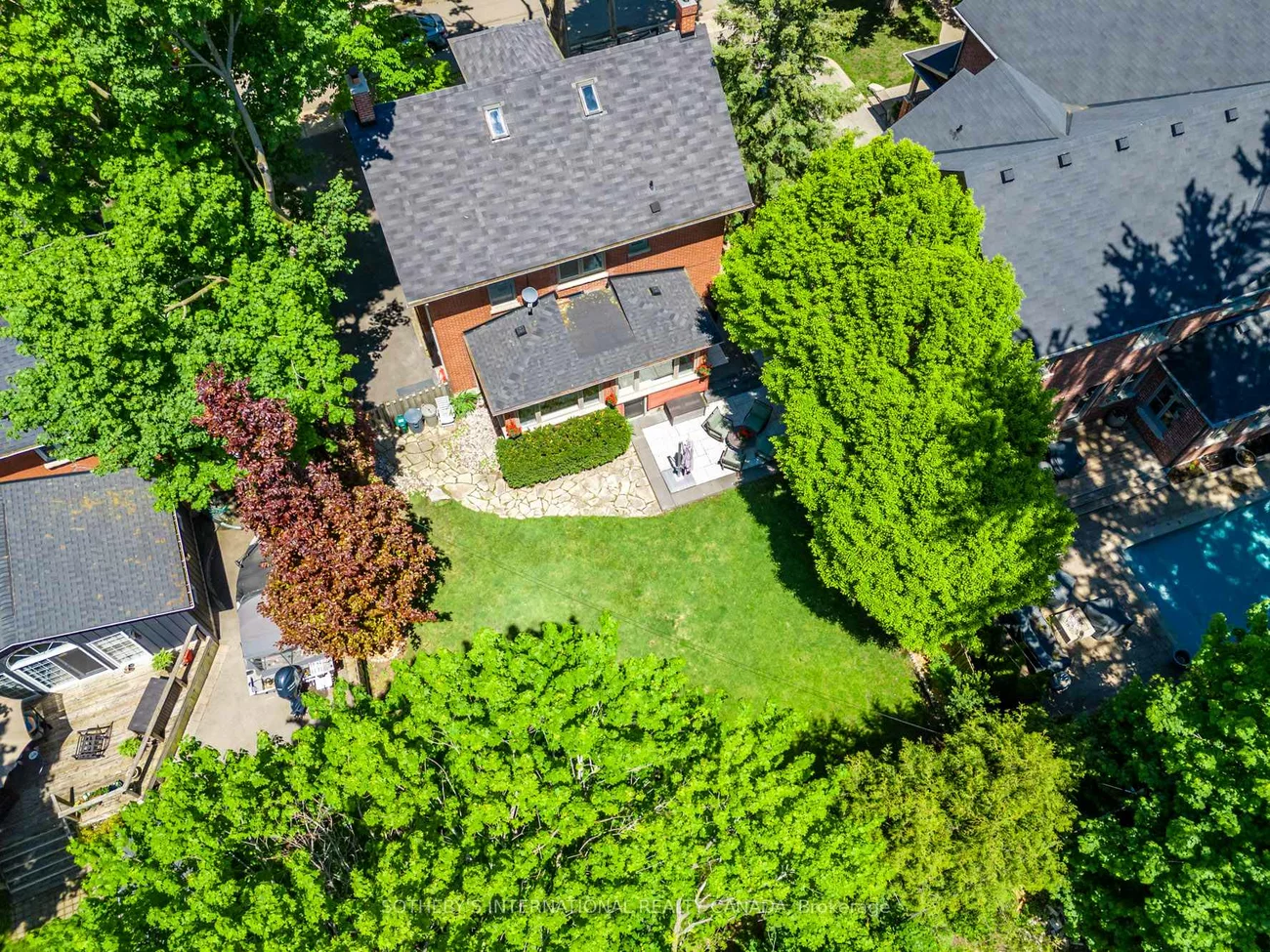 77, Catherine, Aurora Village, Aurora