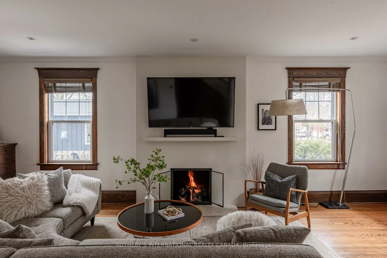 77, Catherine, Aurora Village, Aurora