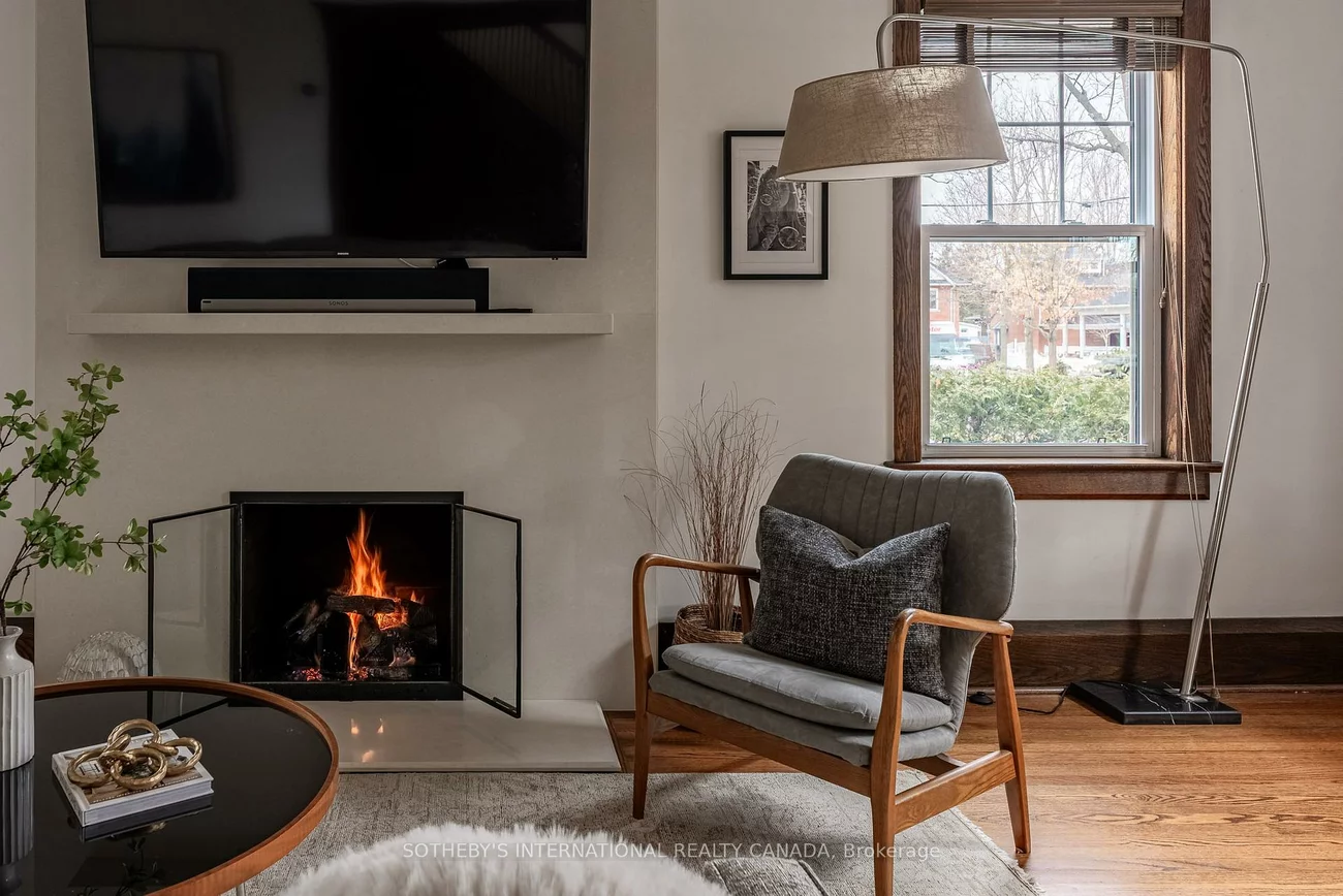 77, Catherine, Aurora Village, Aurora