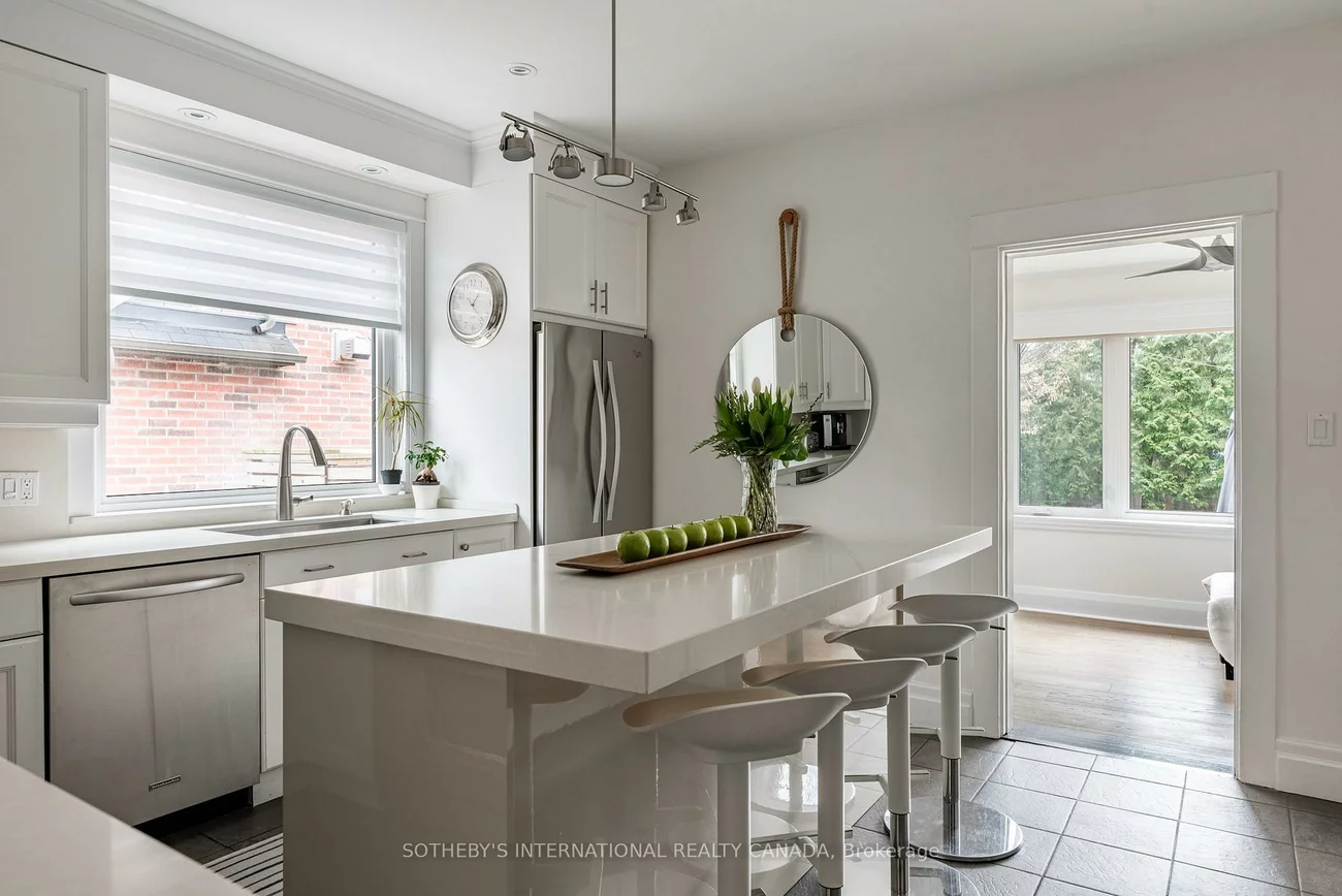 77, Catherine, Aurora Village, Aurora