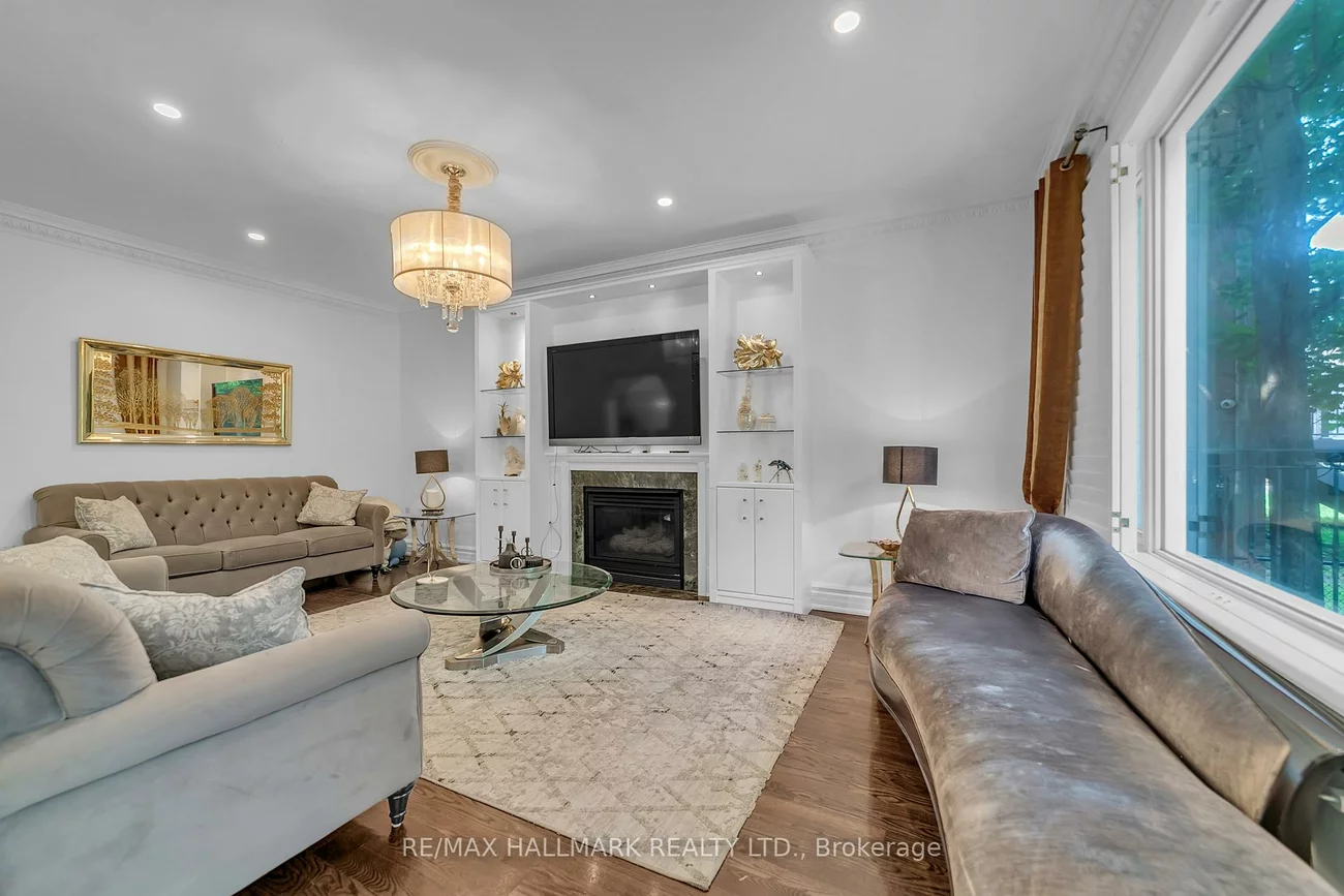 384, Kennedy, Aurora Highlands, Aurora