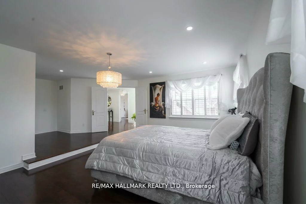 384, Kennedy, Aurora Highlands, Aurora