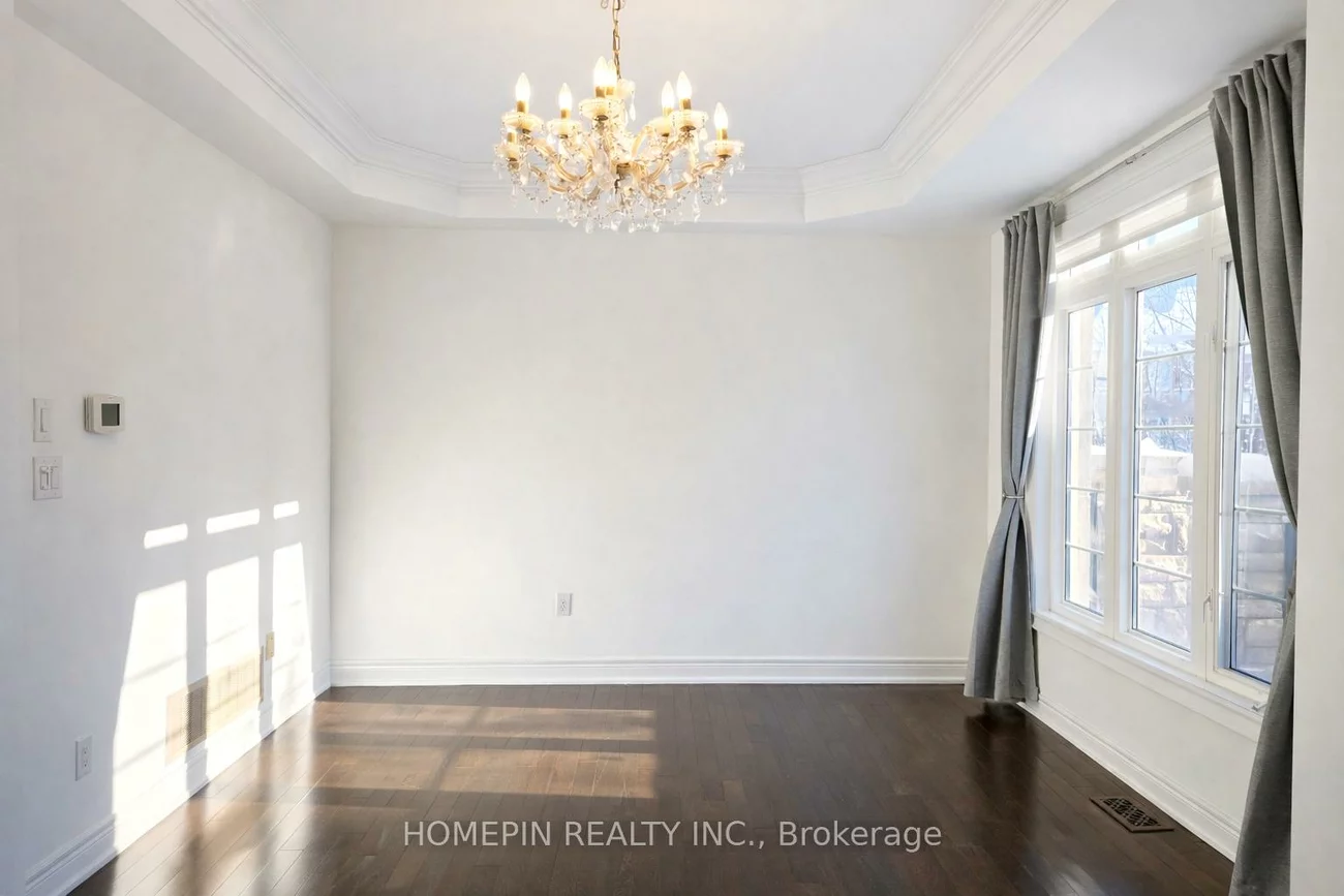 40, Chapman, Aurora Grove, Aurora