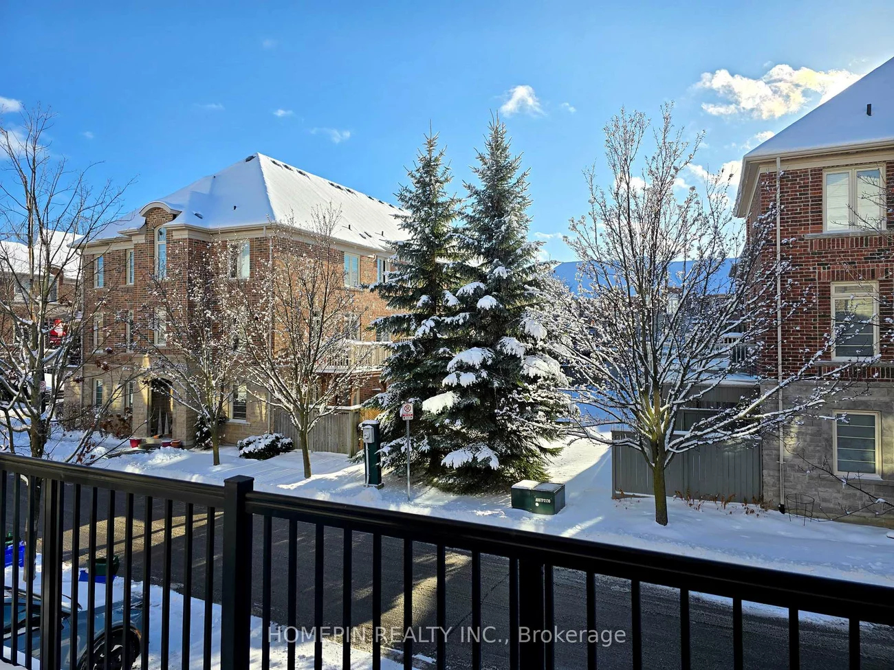 40, Chapman, Aurora Grove, Aurora