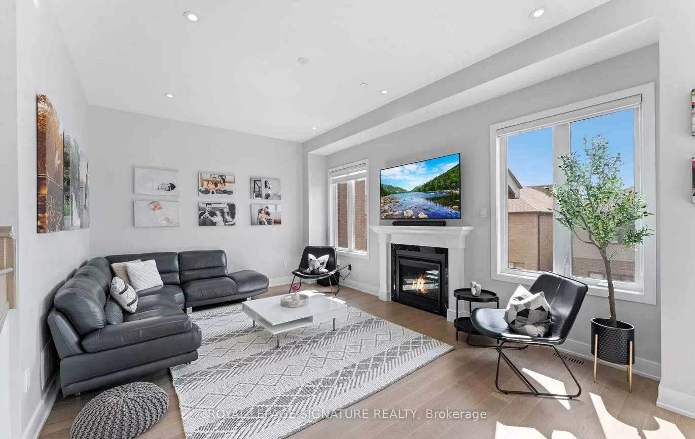 29, Sikura, Rural Aurora, Aurora