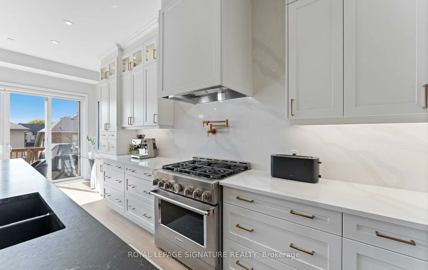 29, Sikura, Rural Aurora, Aurora