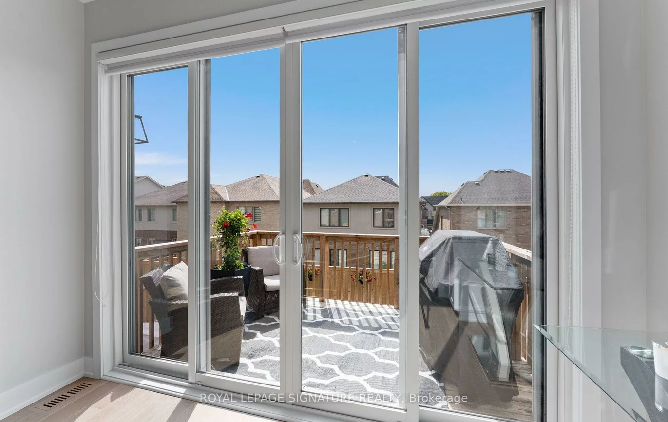 29, Sikura, Rural Aurora, Aurora