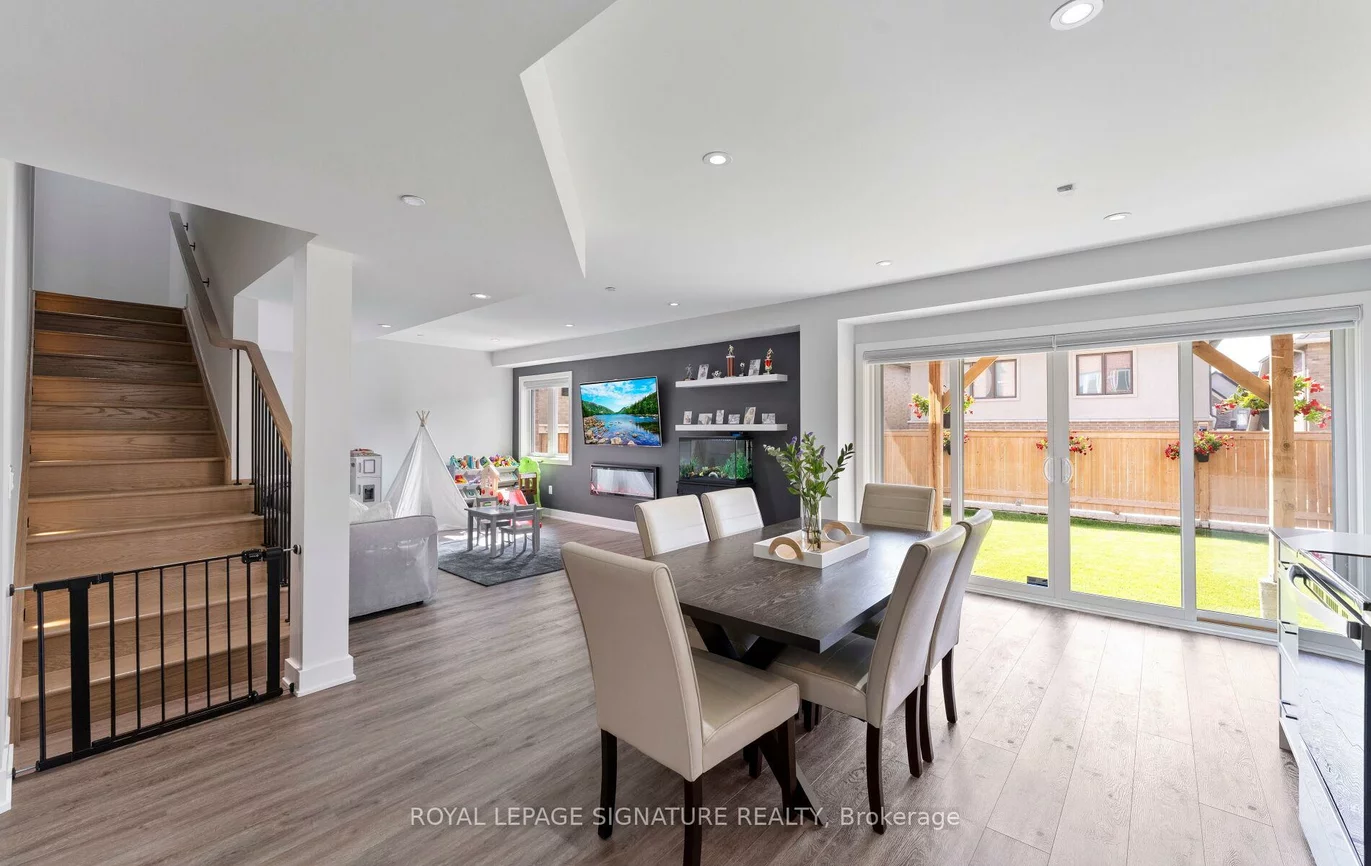 29, Sikura, Rural Aurora, Aurora