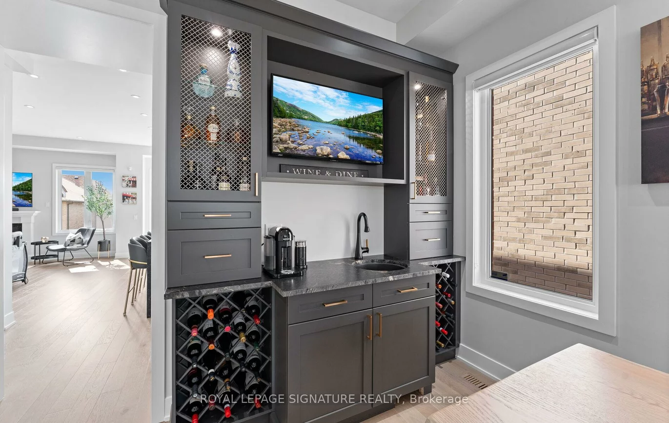 29, Sikura, Rural Aurora, Aurora