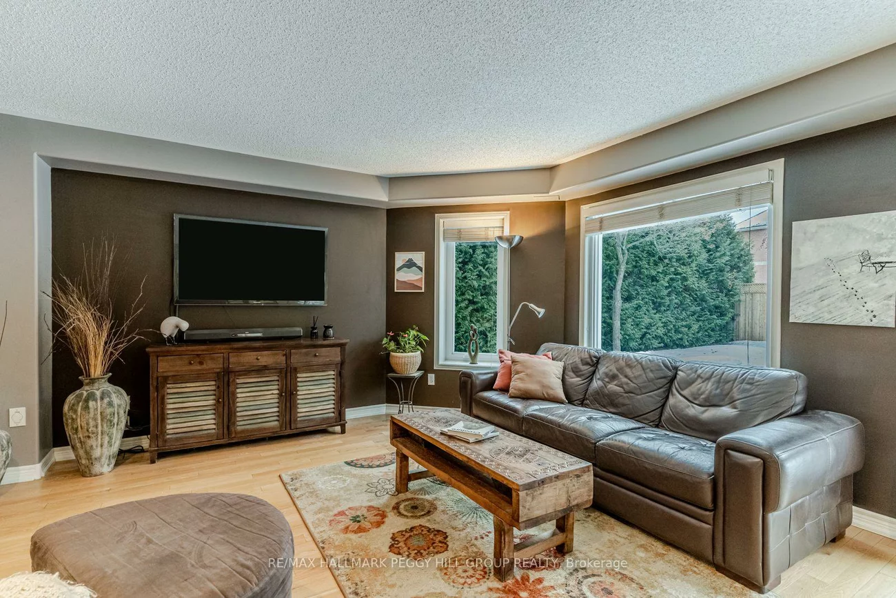 15, Charing, Aurora Highlands, Aurora