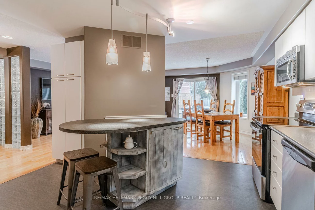 15, Charing, Aurora Highlands, Aurora