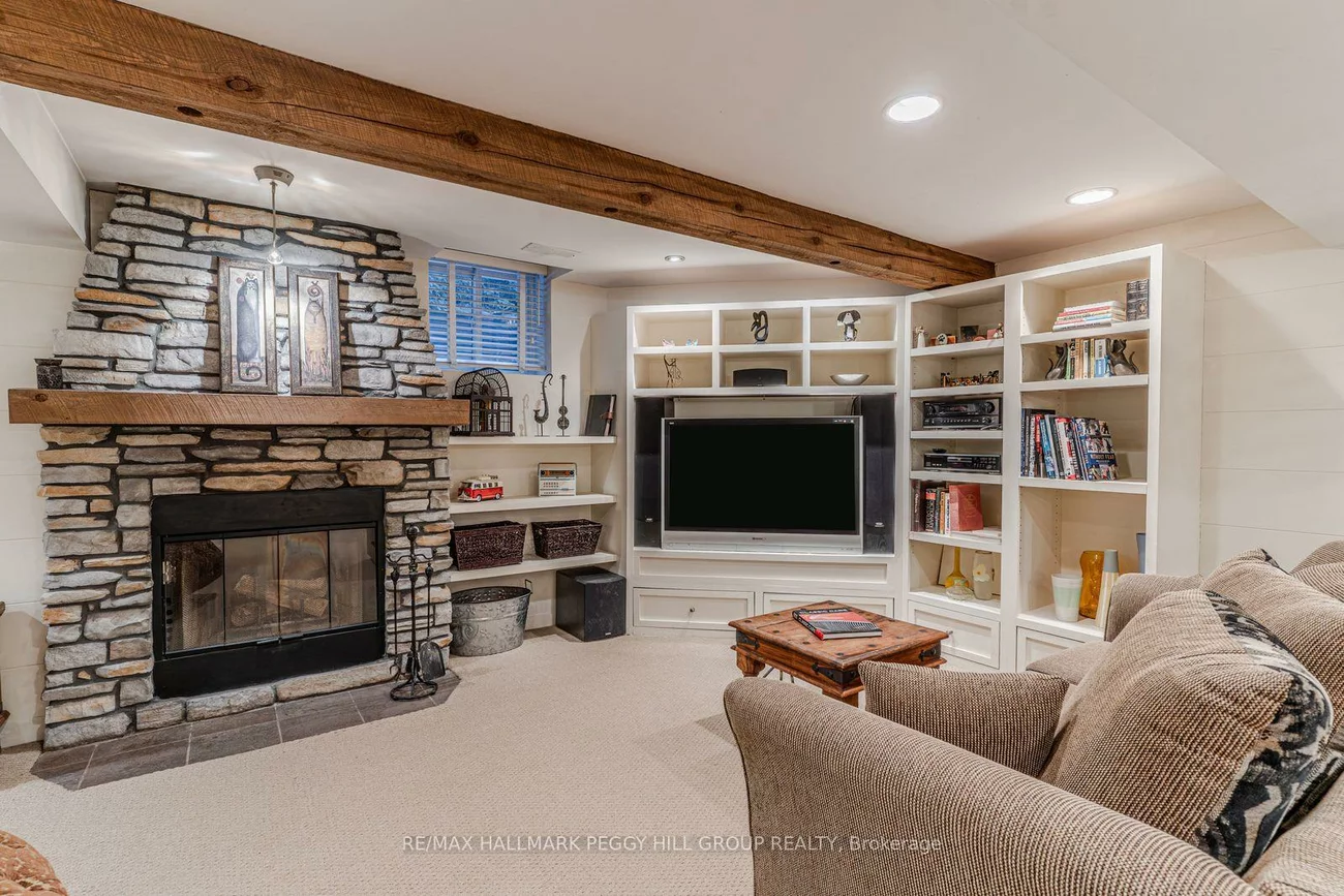 15, Charing, Aurora Highlands, Aurora