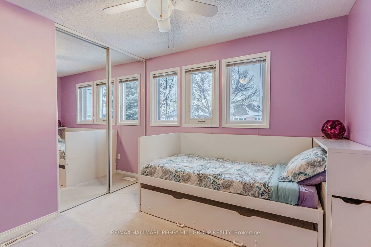 15, Charing, Aurora Highlands, Aurora