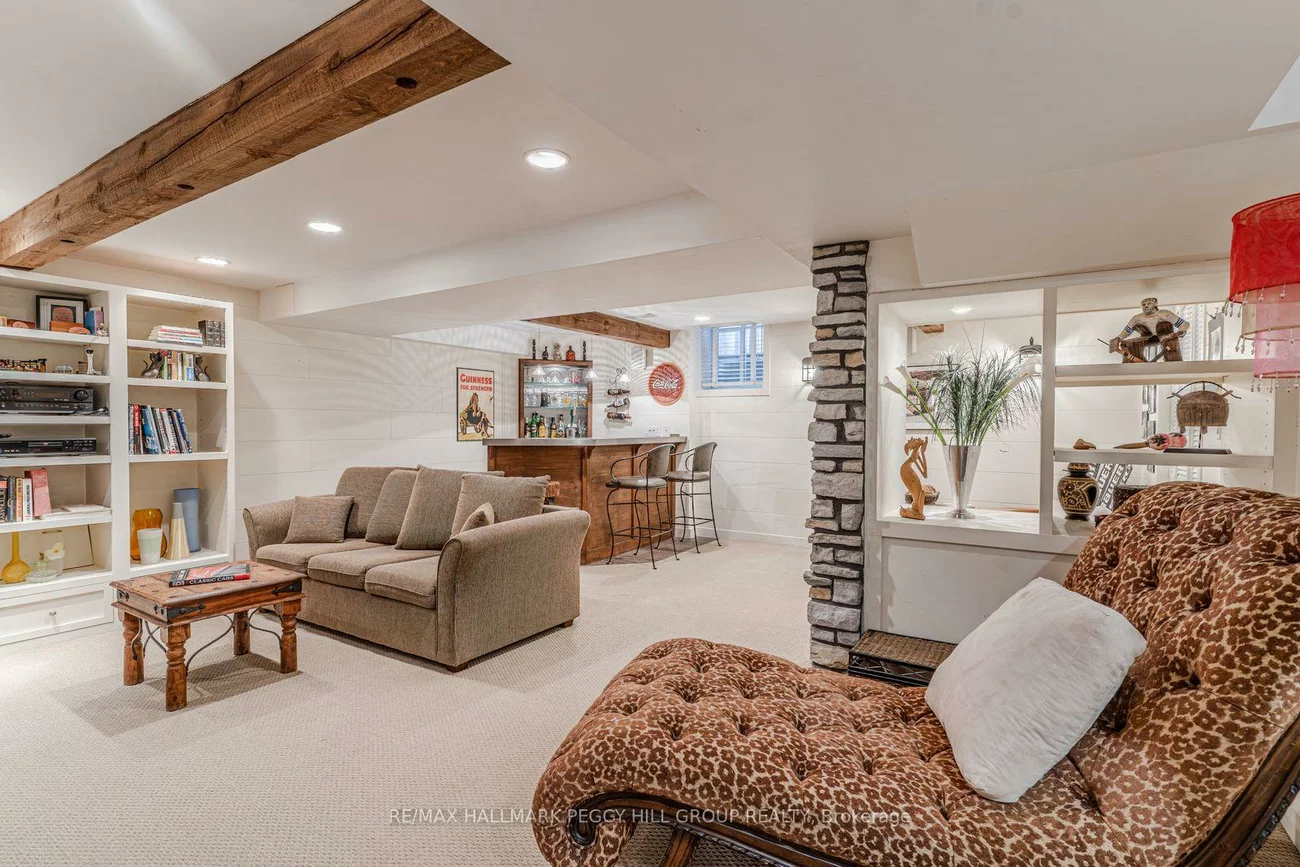 15, Charing, Aurora Highlands, Aurora