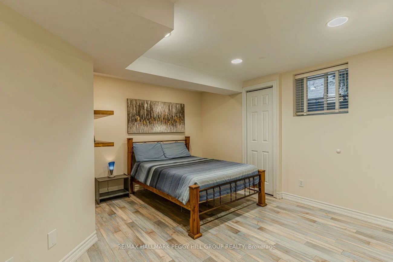 15, Charing, Aurora Highlands, Aurora