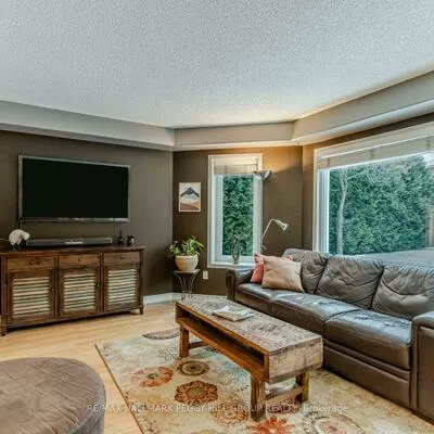 15, Charing, Aurora Highlands, Aurora