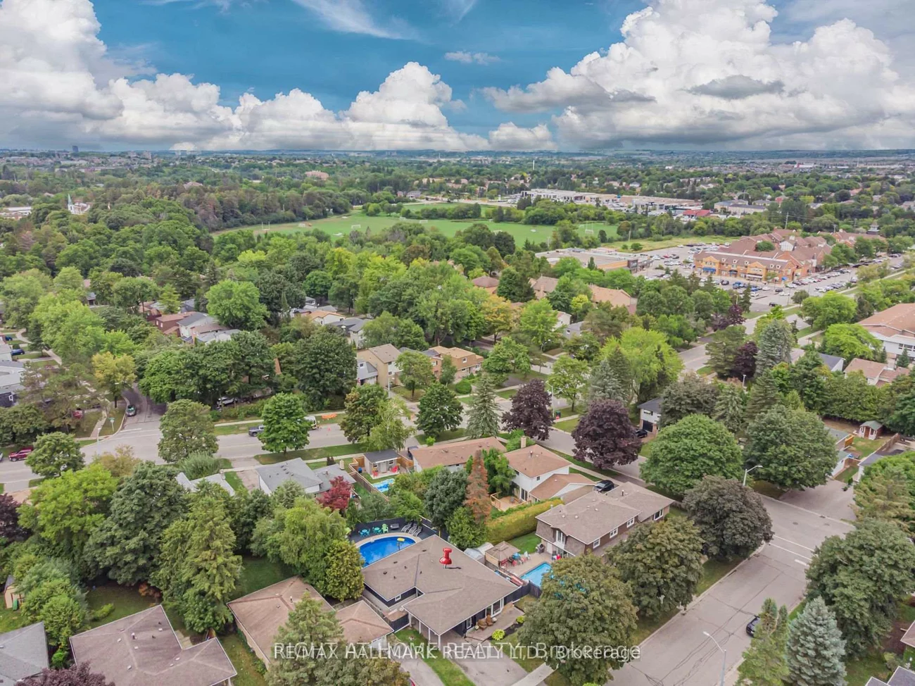 4, Devins, Aurora Heights, Aurora