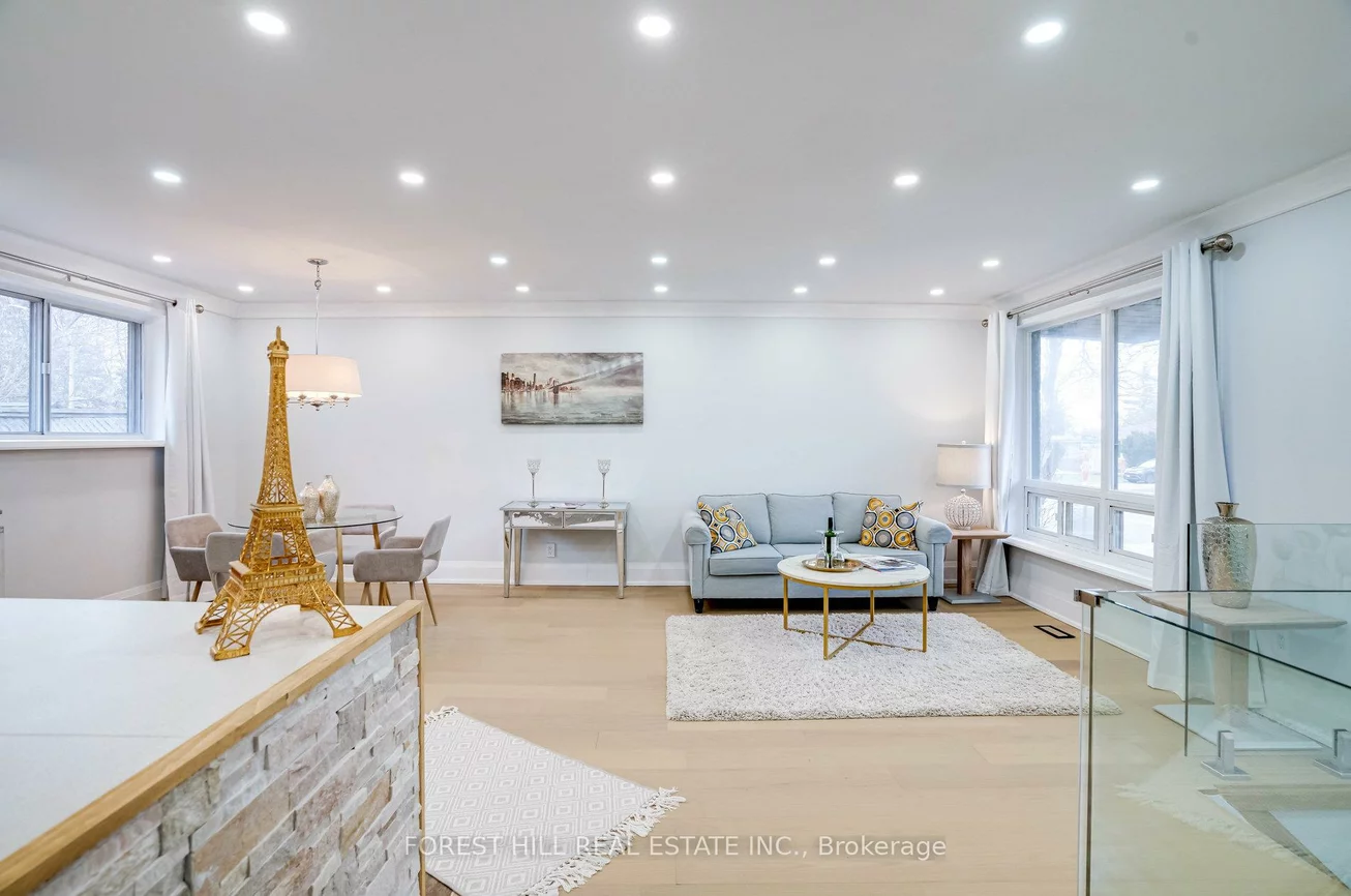 1, Willis, Aurora Highlands, Aurora