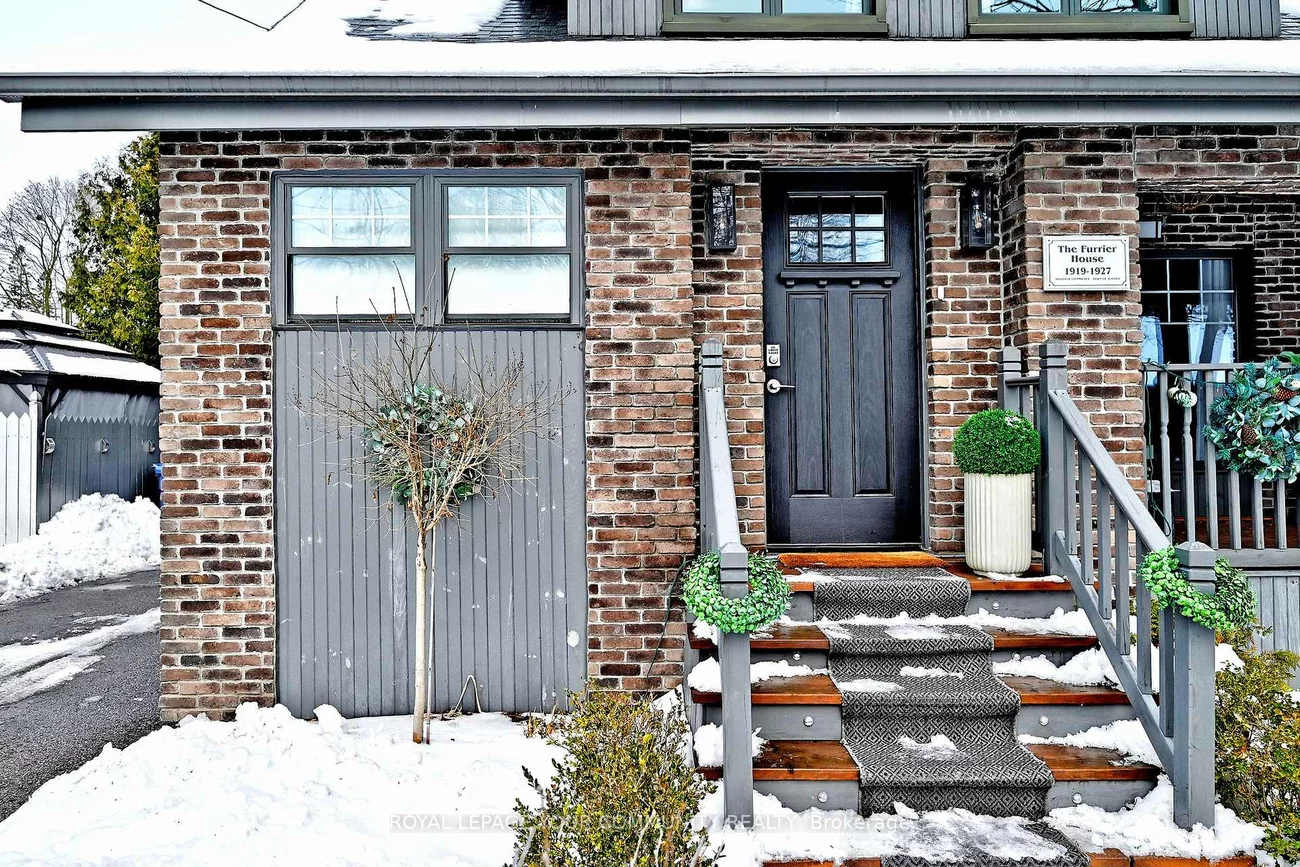 82, Centre, Aurora Village, Aurora