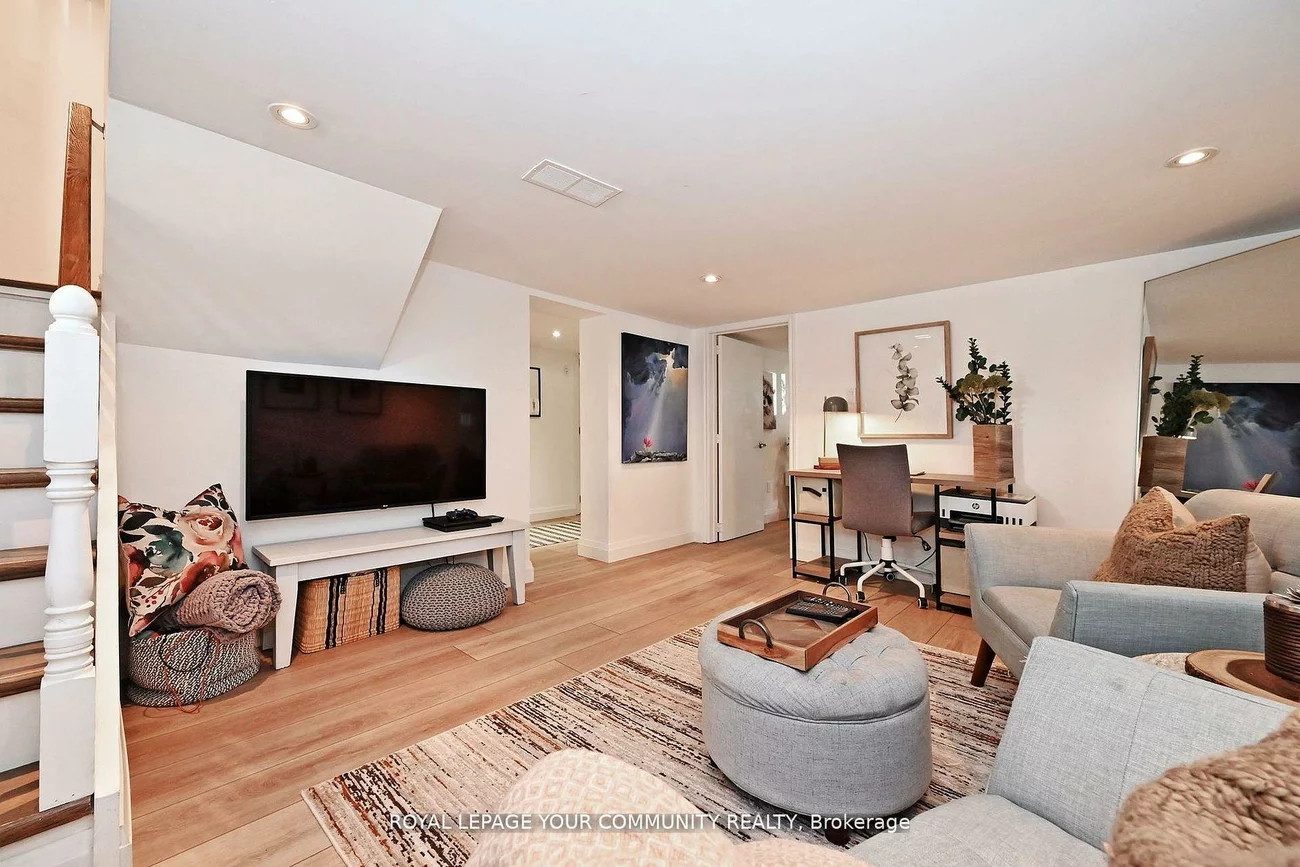 82, Centre, Aurora Village, Aurora