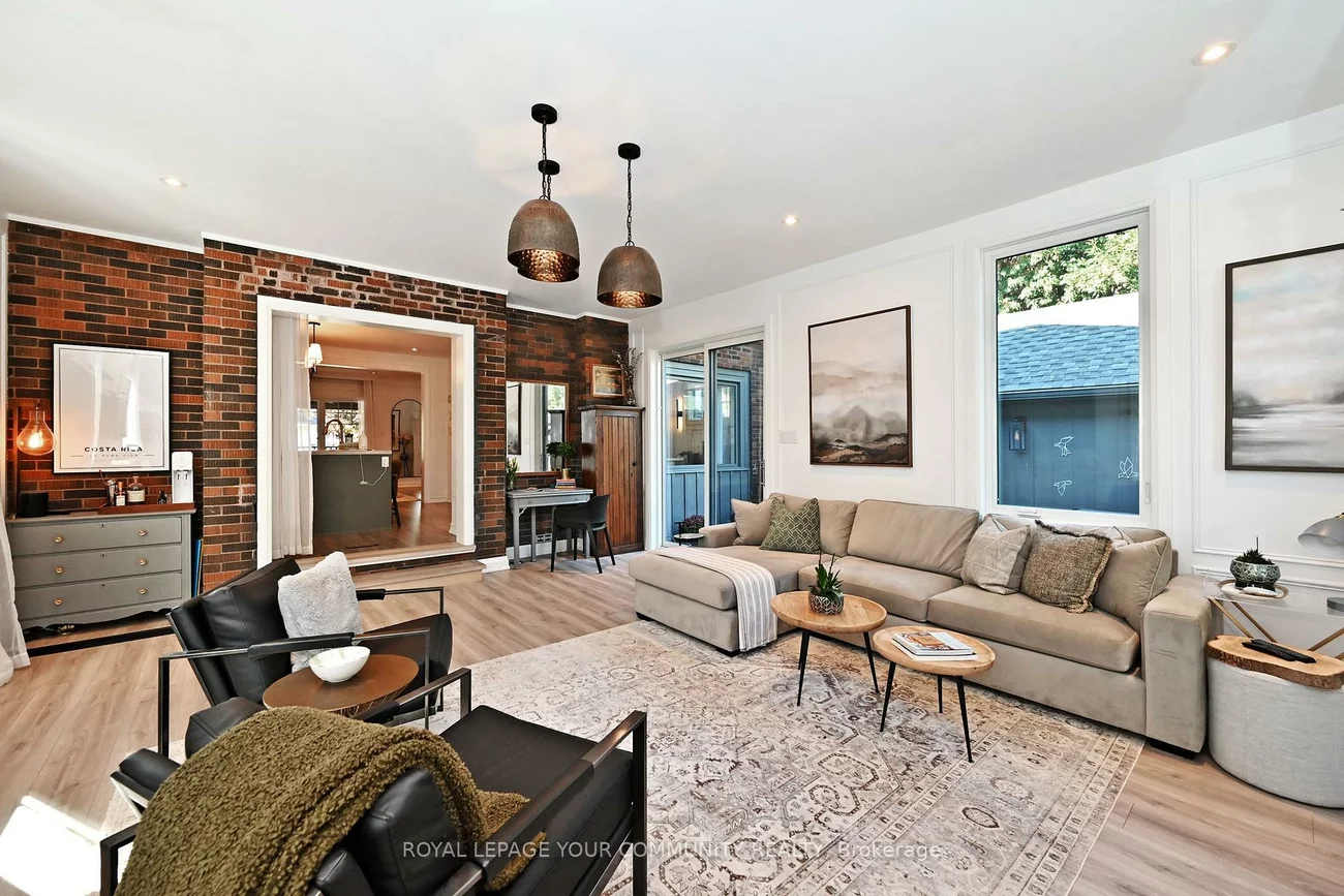 82, Centre, Aurora Village, Aurora