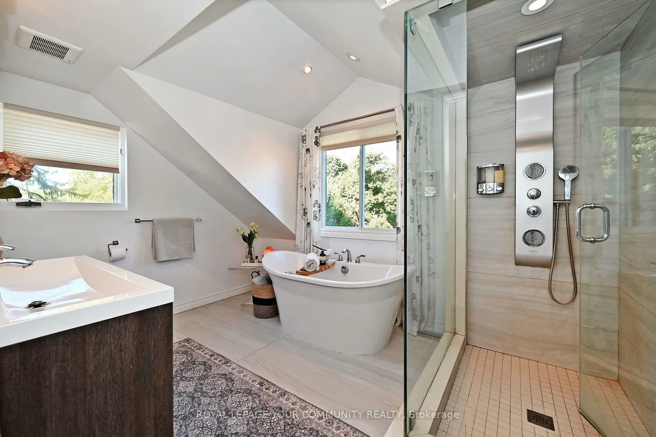 82, Centre, Aurora Village, Aurora