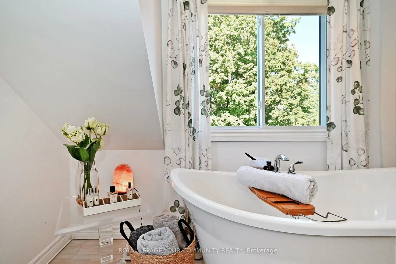 82, Centre, Aurora Village, Aurora