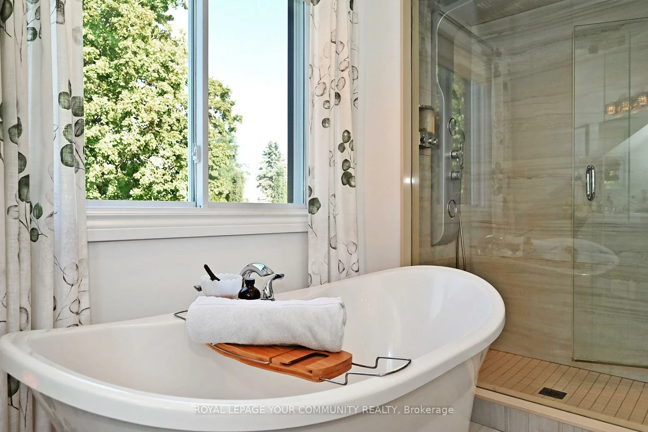 82, Centre, Aurora Village, Aurora