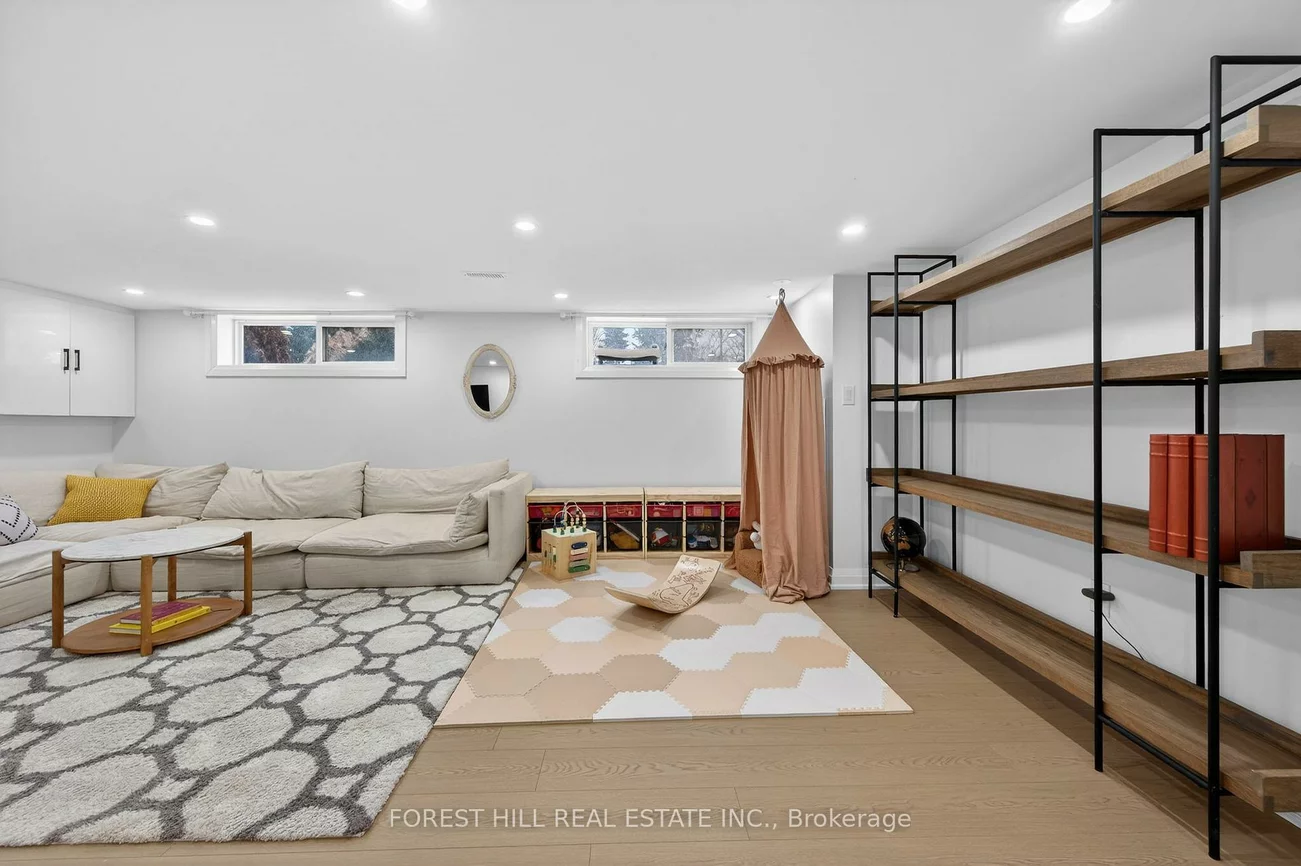 4, Holman, Aurora Highlands, Aurora