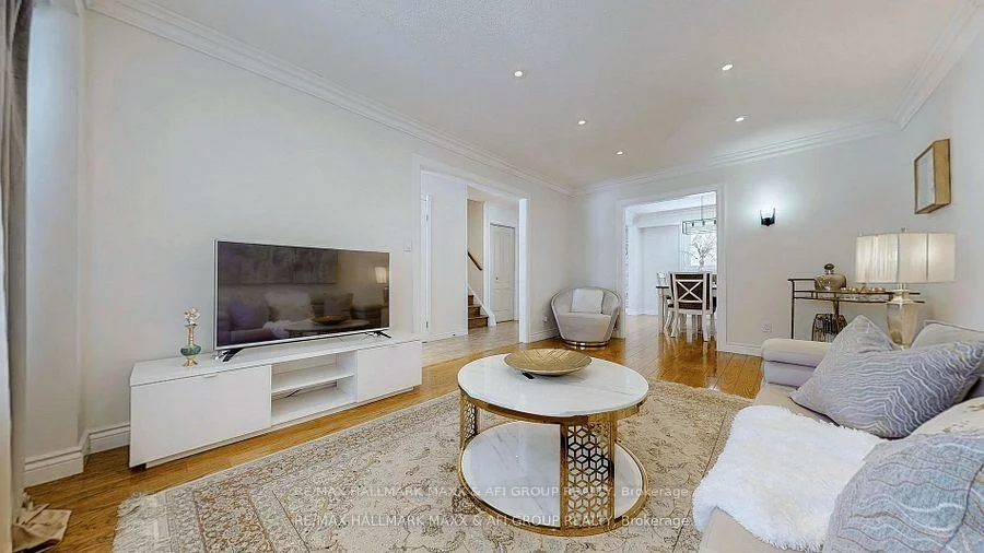 25, Sandusky, Aurora Highlands, Aurora